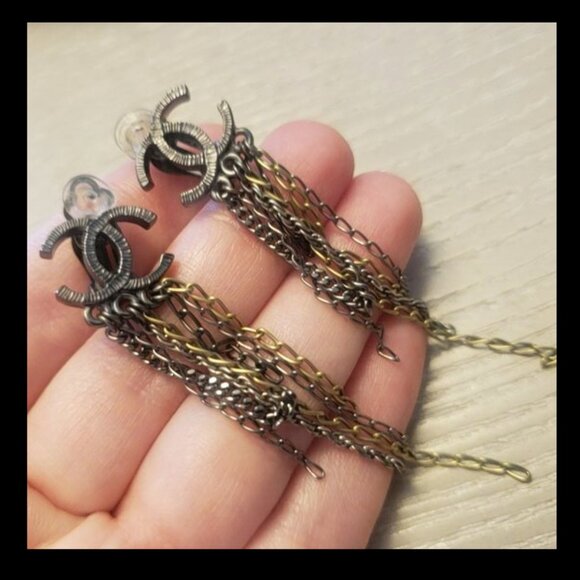 Chanel Clip-on Earrings Gunmetal and Gold Chain Interlocking CC's - Picture 1 of 16
